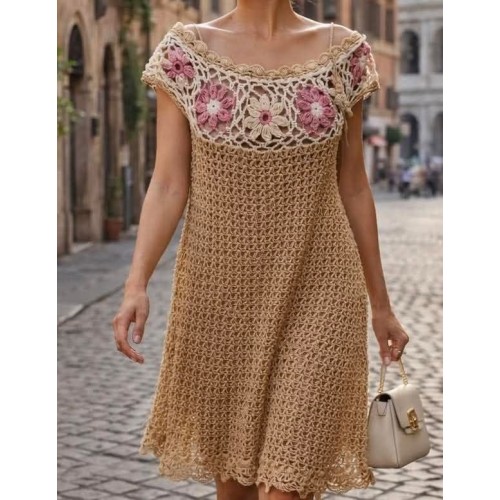 Romantische Sommerkleid, handgehäkelt aus 100% Baumwolle. Romantische Sommerkleid, handgehäkelt aus 100% Baumwolle.